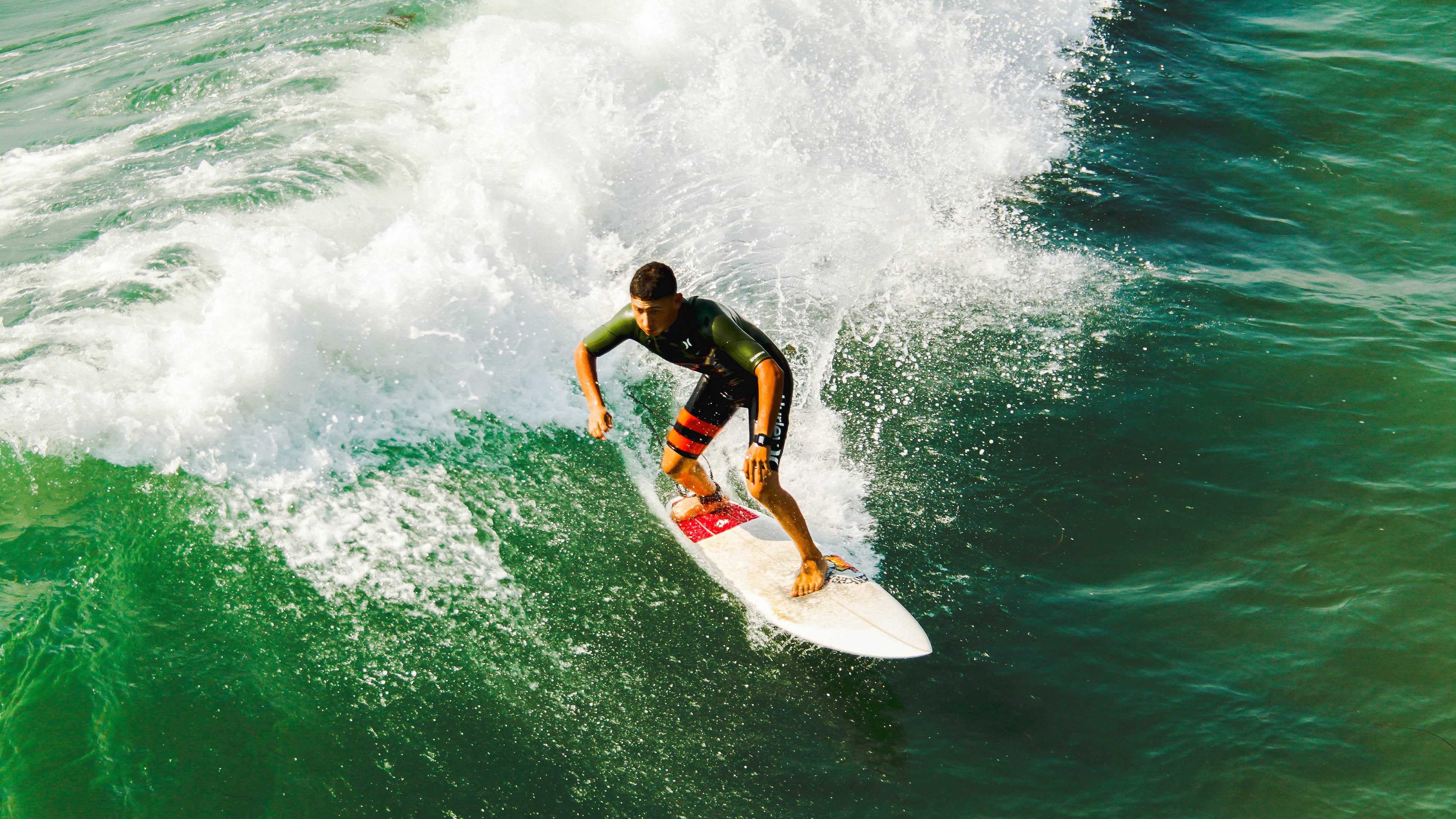 _城市天际线攀爬：在摩天楼间挑战自我_，城市天际线怎么变高楼