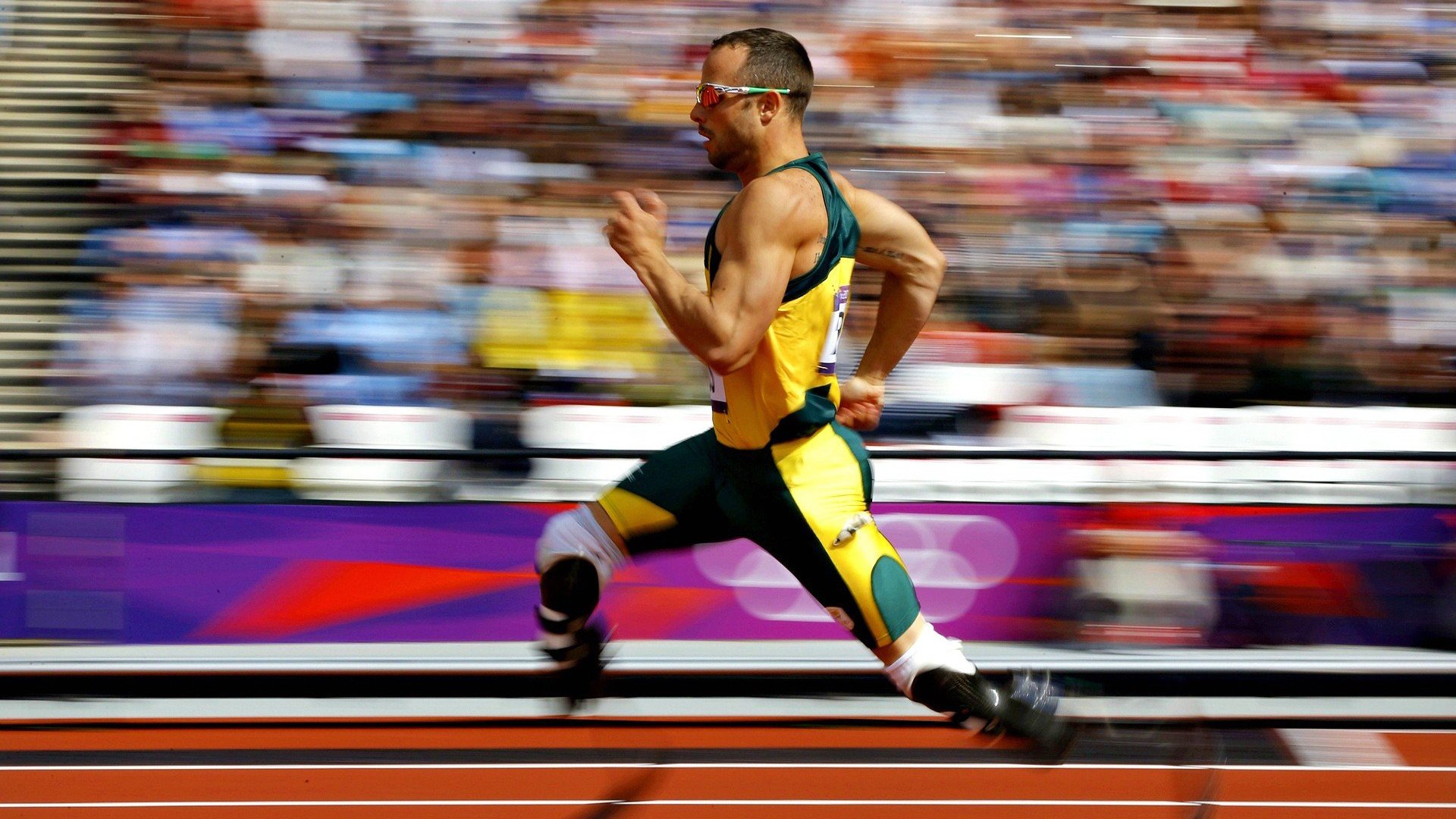 意大利男子4x200米自由泳接力队获得银牌，意大利1500米自由泳