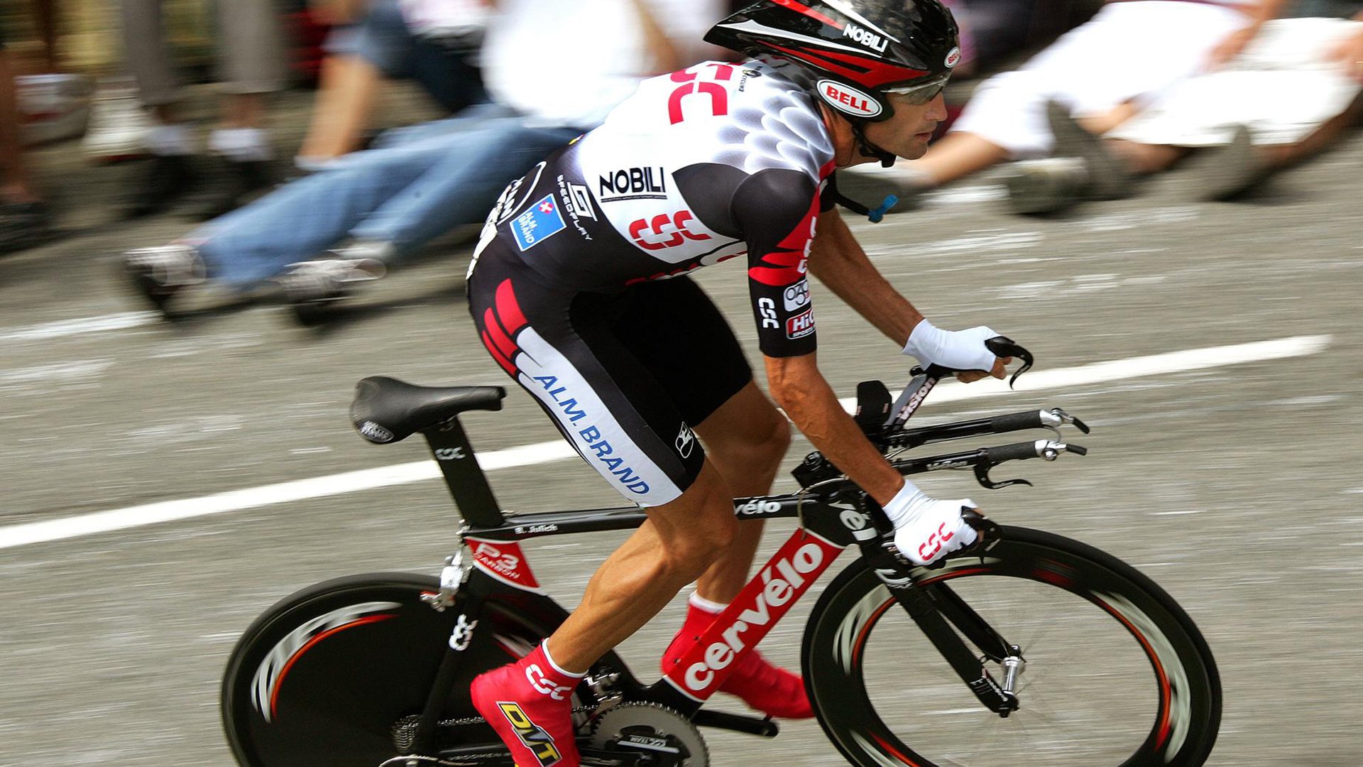 爱游戏入口-攻防大冲突：团队协作与个人天赋的较量，攻防组合